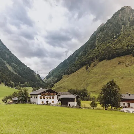 Home, Fusch An Der Glocknerstrasse 別荘 *